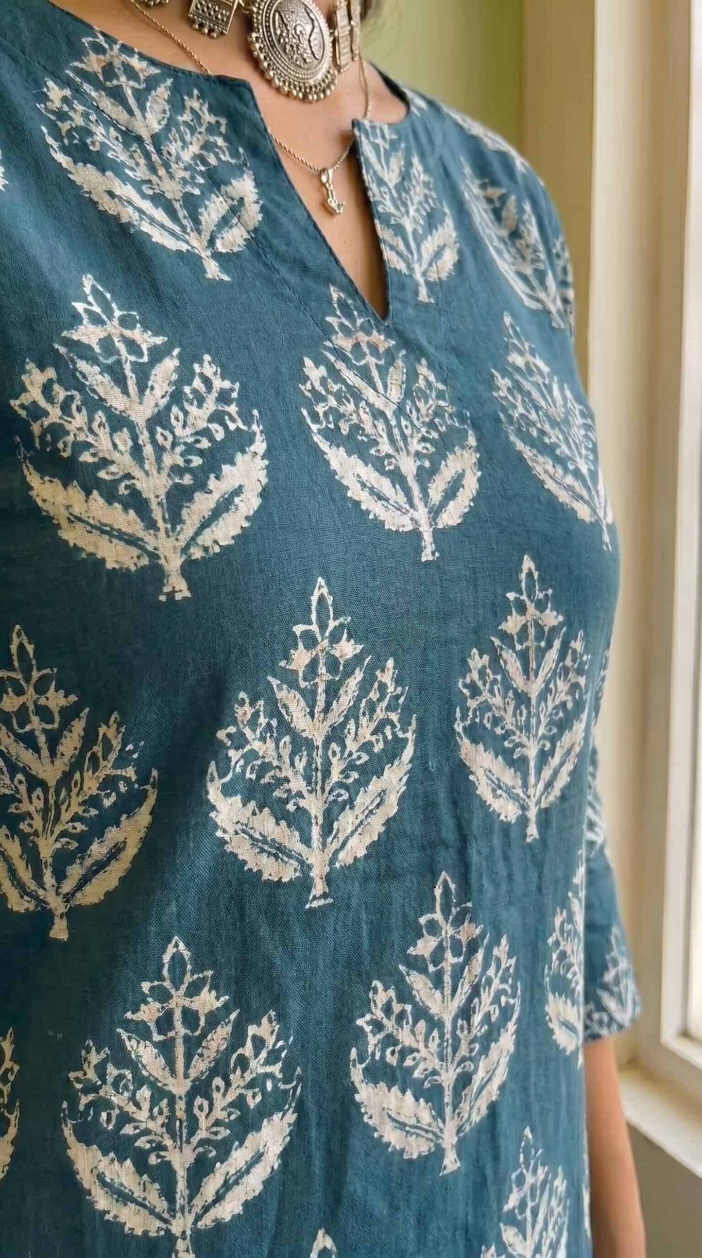 Jaipuri Print V-Neck Cotton Short Kurti